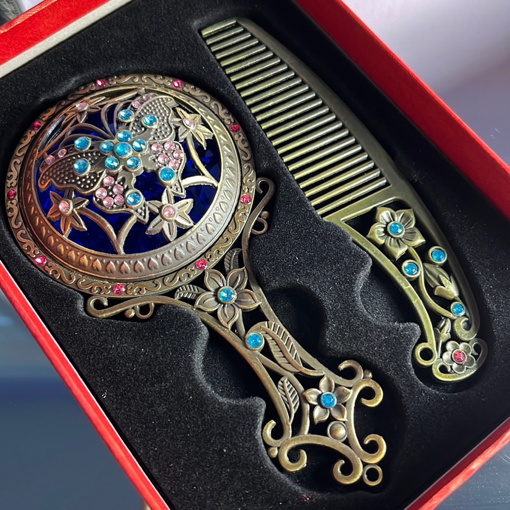 COMB AND MIRROR SET